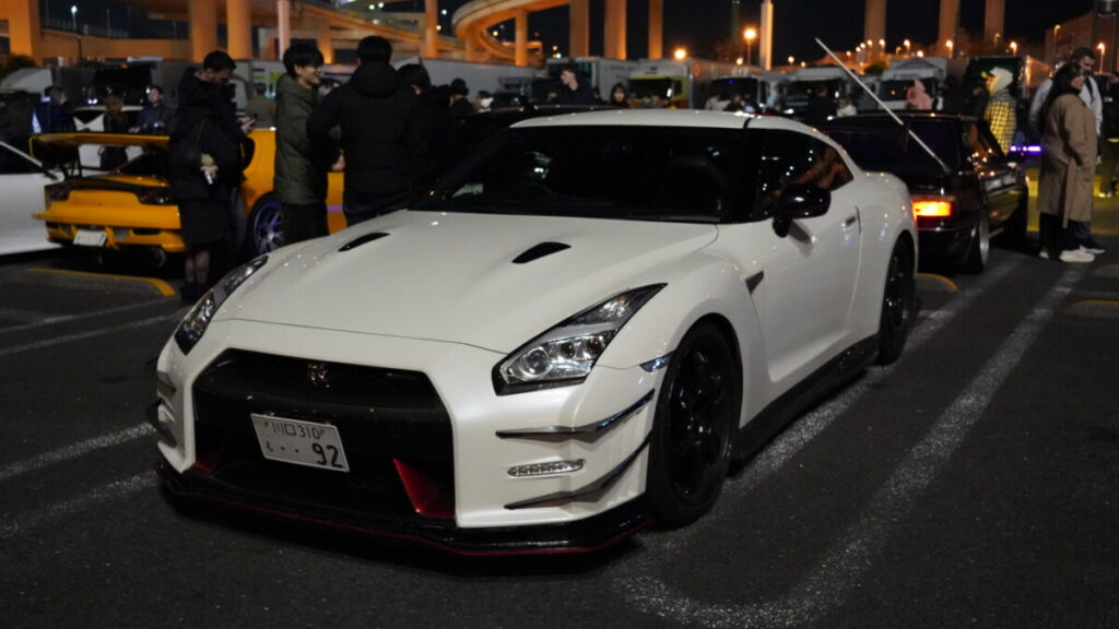 NISSAN R35 GT-R