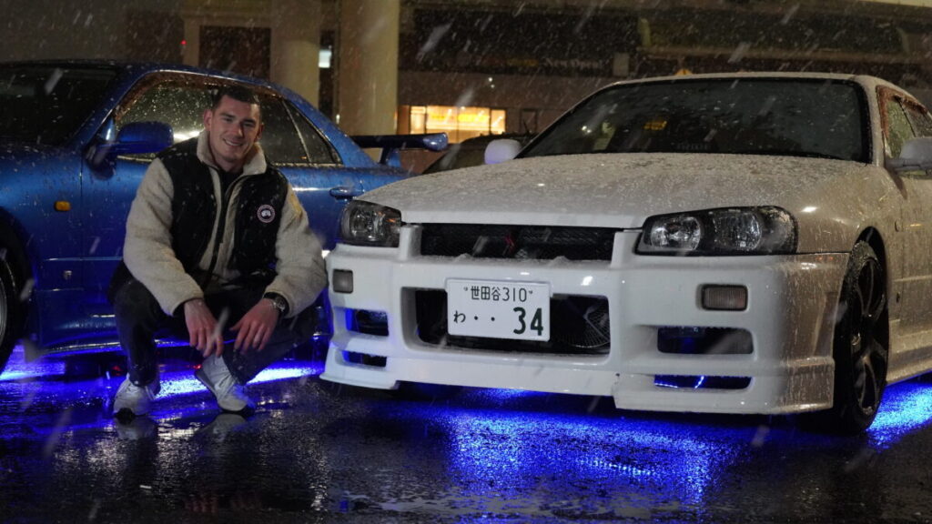 Photo with Skyline R34
