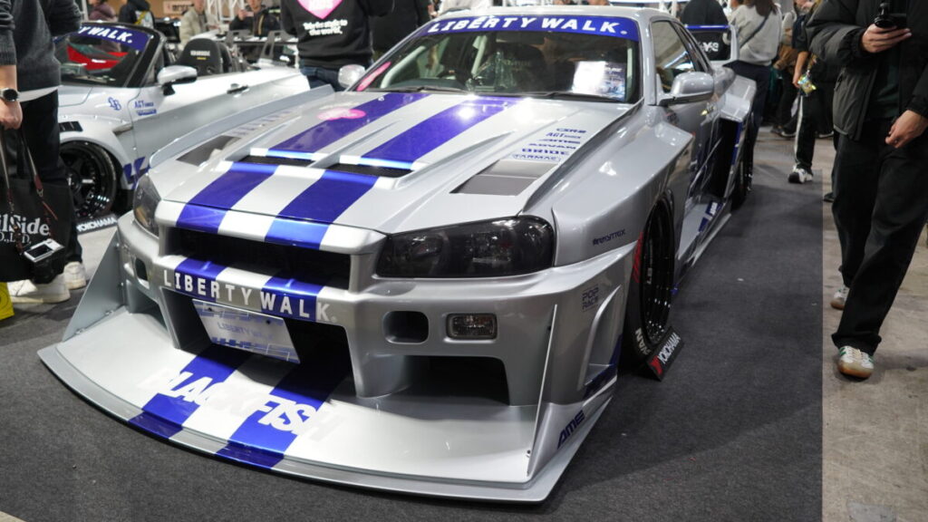 NISSAN SKYLINE R34 GT-R in Tokyo Auto Salon