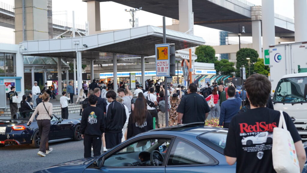 Daikoku PA with sports cars taken by JDM TOUR