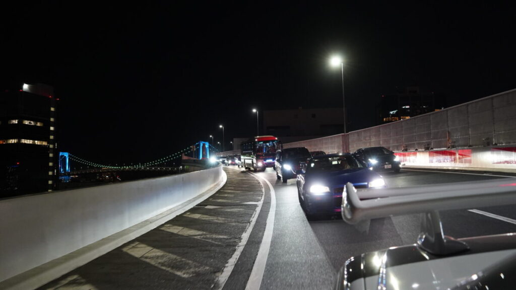 Pass by the Rainbow bridge to Daikoku PA