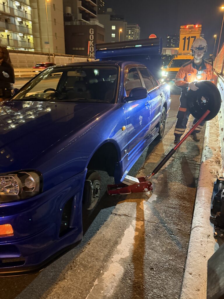 Flat tire on Shuto Highway in Tokyo